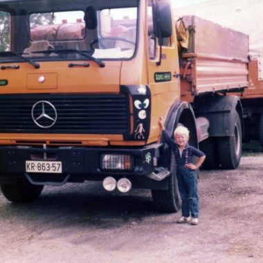 Sin ob tovornjaku